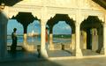 Amics al Fort Vermell d'Agra, amb el Taj Mahal al fons